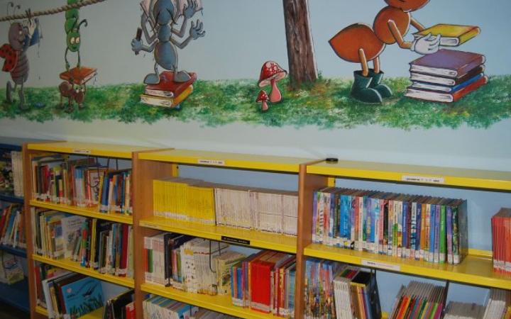 phoca_thumb_l_biblioteca infantil2